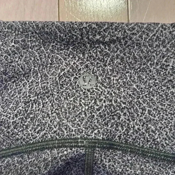 Lululemon capri leggings - Picture 3 of 4